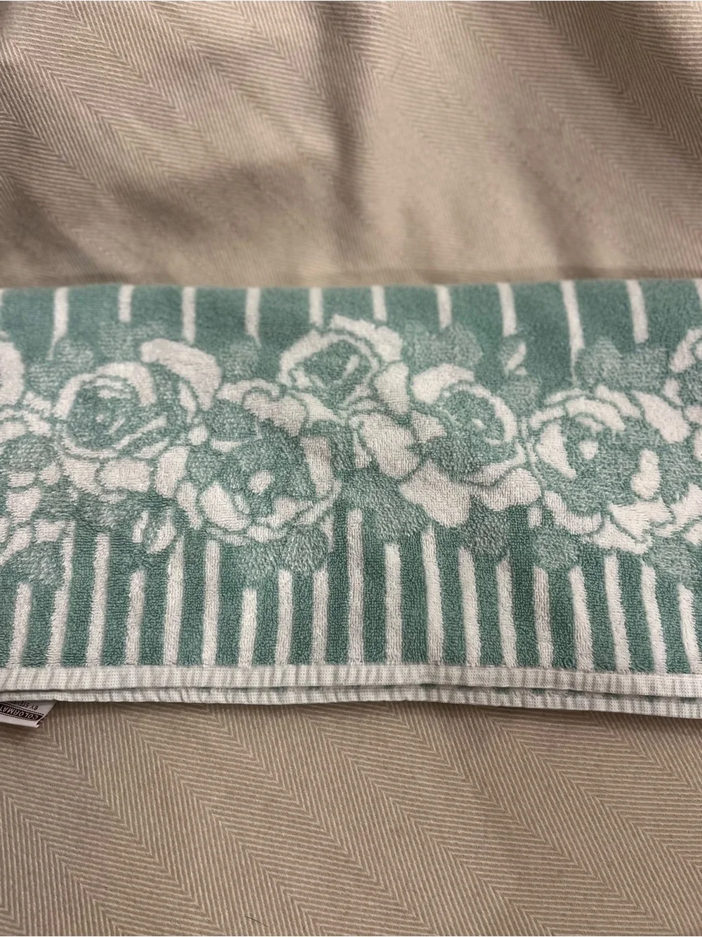 Colormate by Stevens Bath Towel 26 x 44 Green White Floral Stripe Cotton vintage
